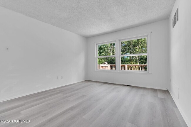 Building Photo - 173 Stowe St