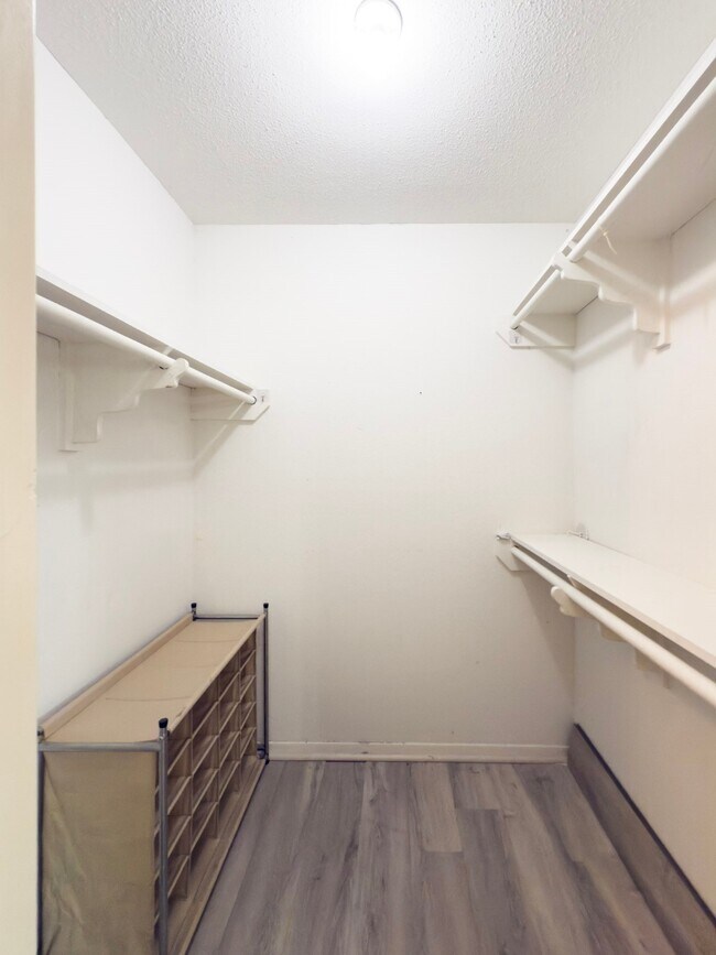 Building Photo - 6506 Briar Glade Dr