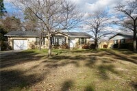 Building Photo - 413 Lancaster Rd