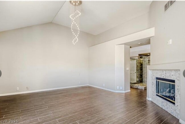 Building Photo - 8243 Round Hills Cir