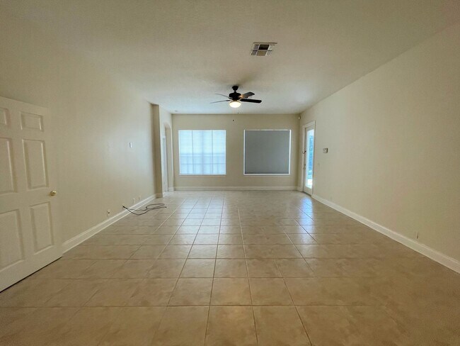 Building Photo - Keenes Point - Windermere