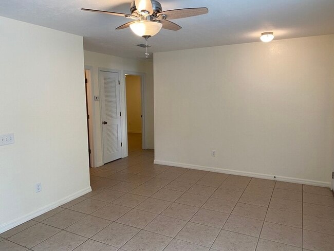 Primary Photo - 1023 NE 2nd Ave