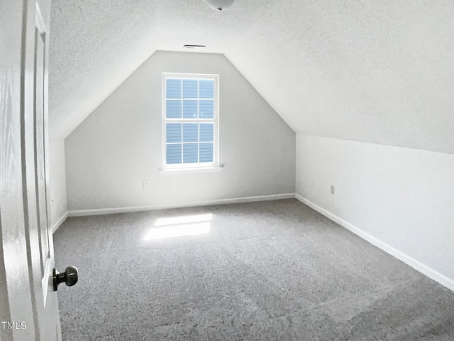 Building Photo - Updated 3BR Home with Garage, Pet Friendly!