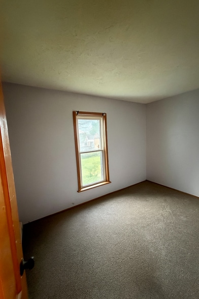 2nd Floor - Bedroom 3 - 519 Reed St