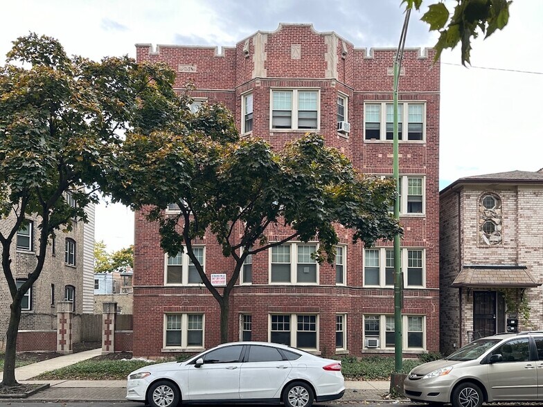 Primary Photo - 5642 N Kimball Ave