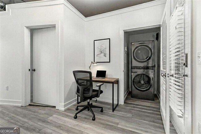 Building Photo - 791 Wylie St SE