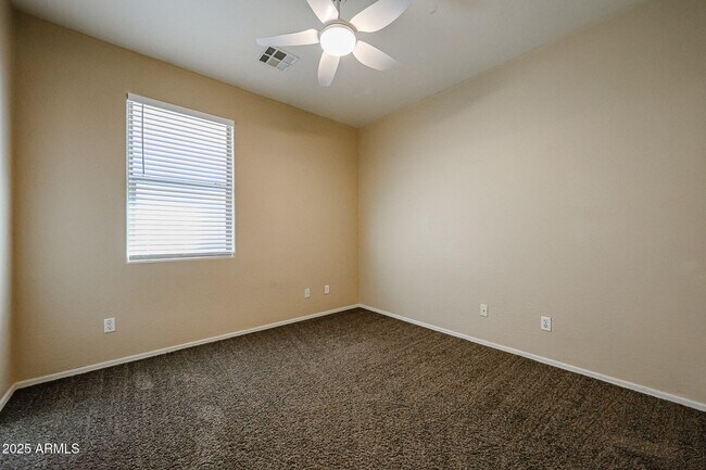 Building Photo - 44115 Askew Dr