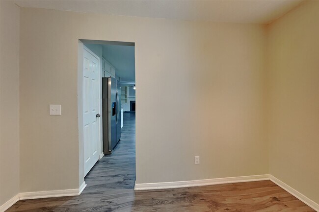 Building Photo - 9530 Cabin Creek Dr