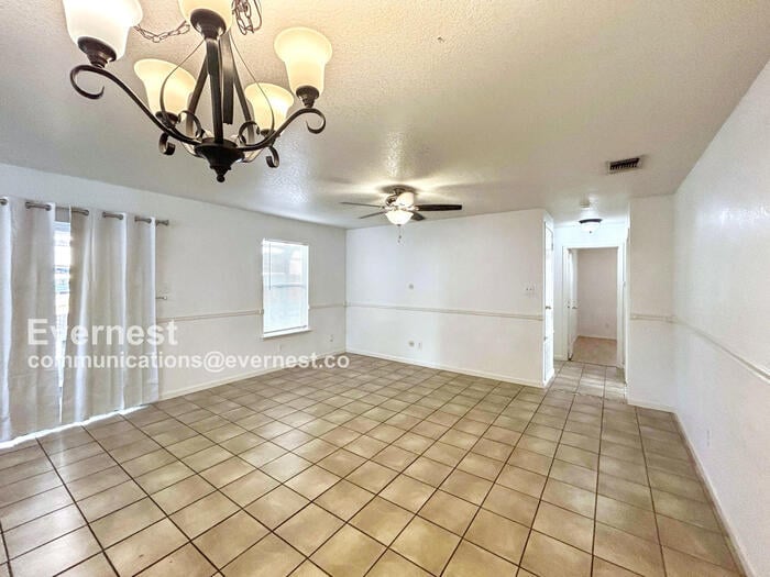 Building Photo - 2027 Mission Field