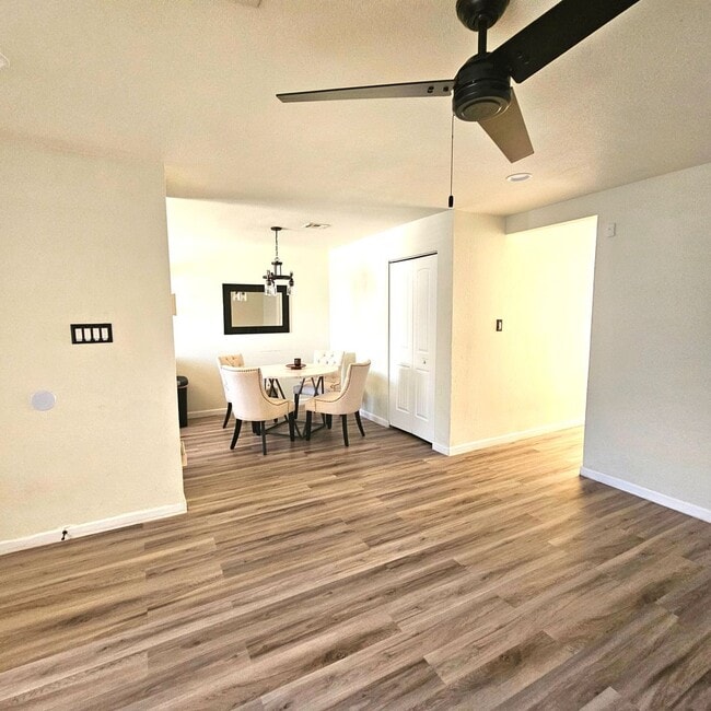 Building Photo - Amazing 2 bedroom - 2 bath for Rent