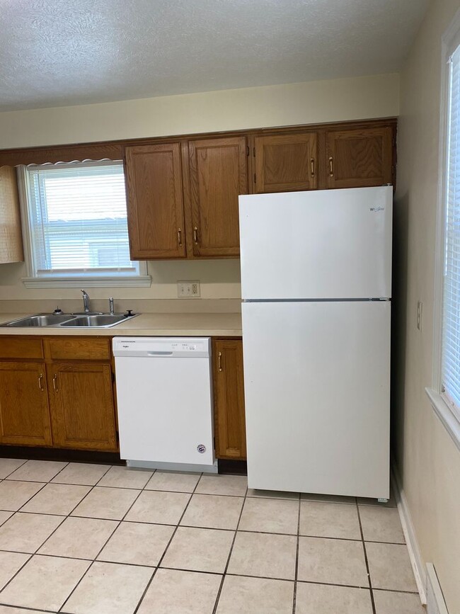 Building Photo - 422 Churchill Rd