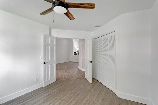 Building Photo - 206 Sea Oats Dr