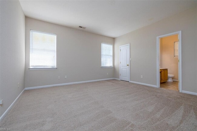 Building Photo - 5819 Woodside Ln