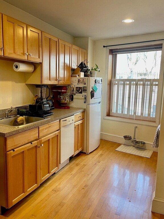 Building Photo - 46 Hull St