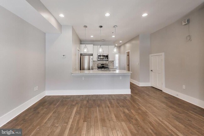 Building Photo - 1220 19th St NE