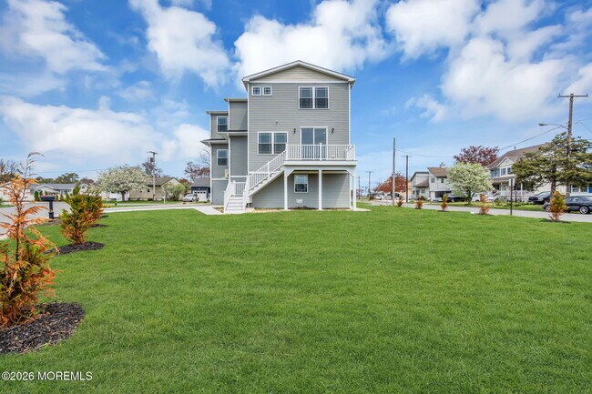 Building Photo - 58 Cove Rd