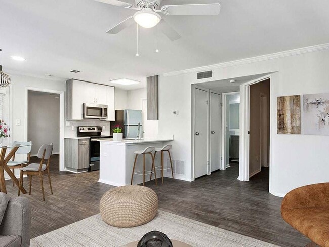 Building Photo - Briarhill Apartment Homes