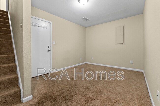 Building Photo - 3212 River Villa Way