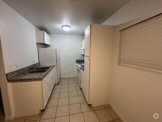 Building Photo - 2504 E Mesquite Ave