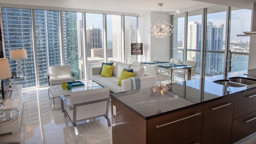 Primary Photo - 485 Brickell Ave