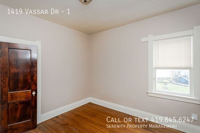 Building Photo - 1419 Vassar Dr