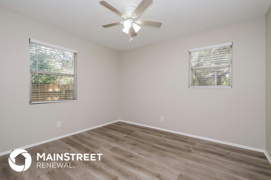 Building Photo - 425 S Disston Ave