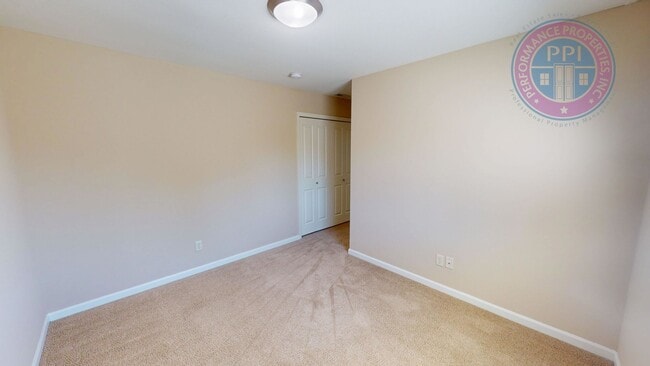 Building Photo - DEPOSIT FREE MOVE-IN WITH OBLIGO!  Orenco ...