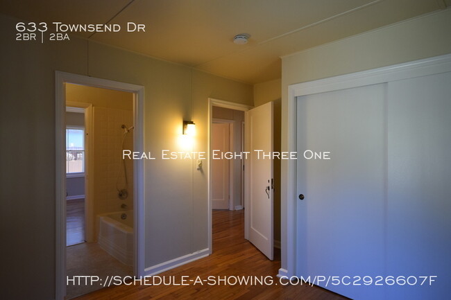 Building Photo - Aptos 2 BD/1.5 BA Close To Hidden Beach