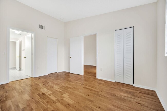 Building Photo - Your Dream Davie Home Awaits – 2 Bed/2 Bath!