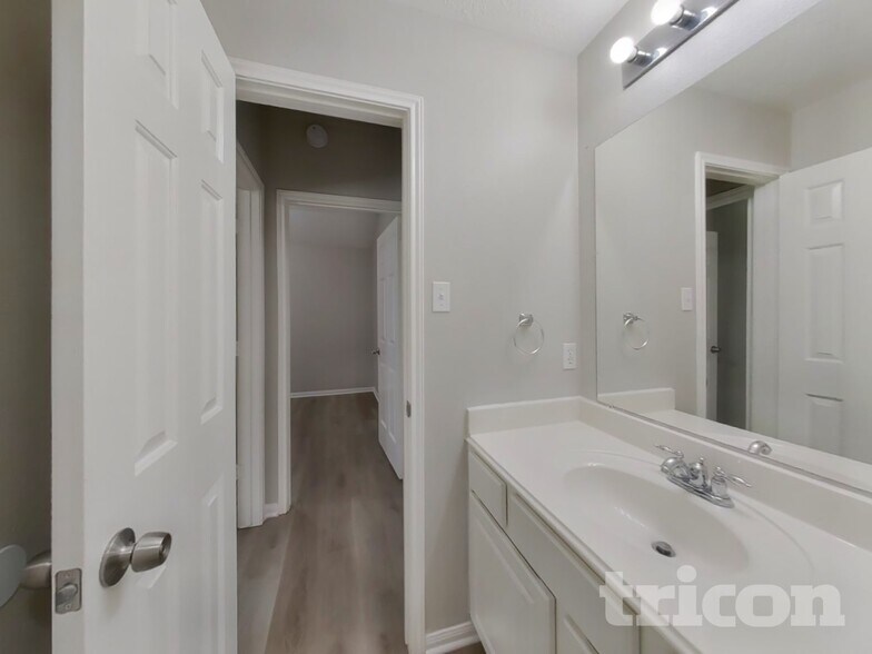 Building Photo - 3123 Spring Ranch Ln