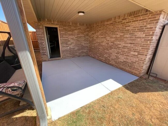 Building Photo - Beautiful and updated 3/2 In Lubbock Coope...