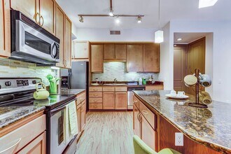 Building Photo - Loft-Style 1-Bed | Now Leasing in Houston!