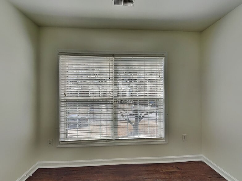 Building Photo - 101 Tagus Ct