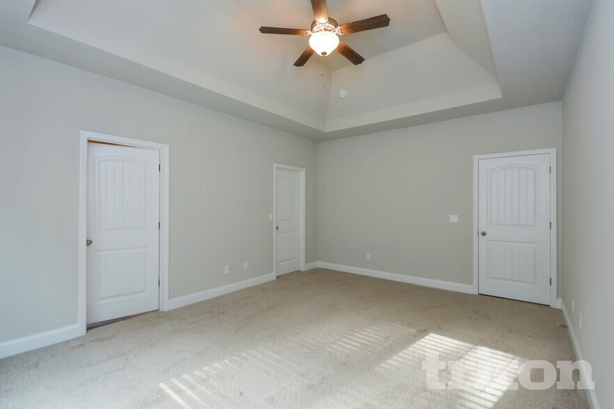 Building Photo - 290 Orchard Ln