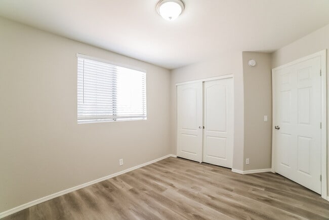 Building Photo - 17805 N 13th St