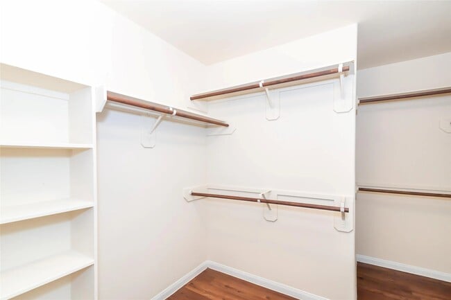 Building Photo - 6274 Brenwood Cir