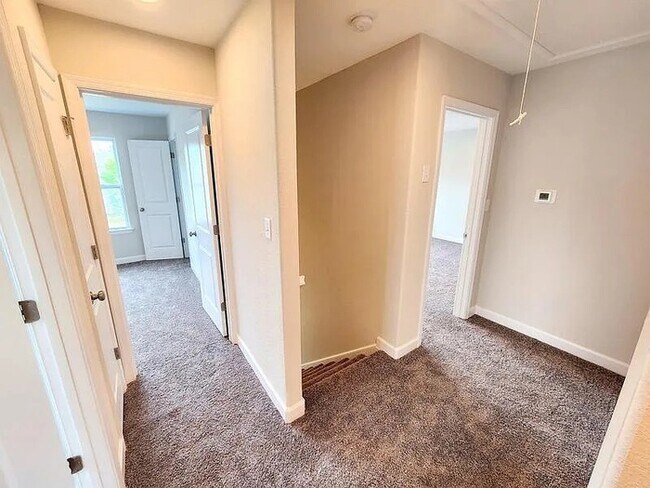 Building Photo - RENOVATED 4 BEDROOM/3 BATH IN NORFOLK! READY FOR RENT!!