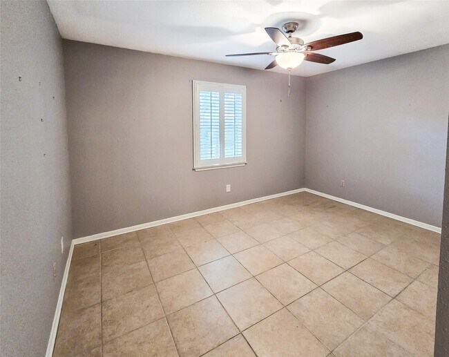 Building Photo - 725 Illinois Ave