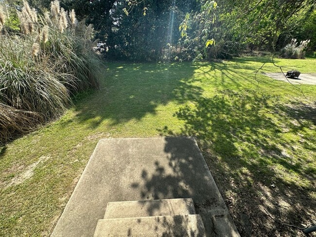 Building Photo - 801 Jessica Ln