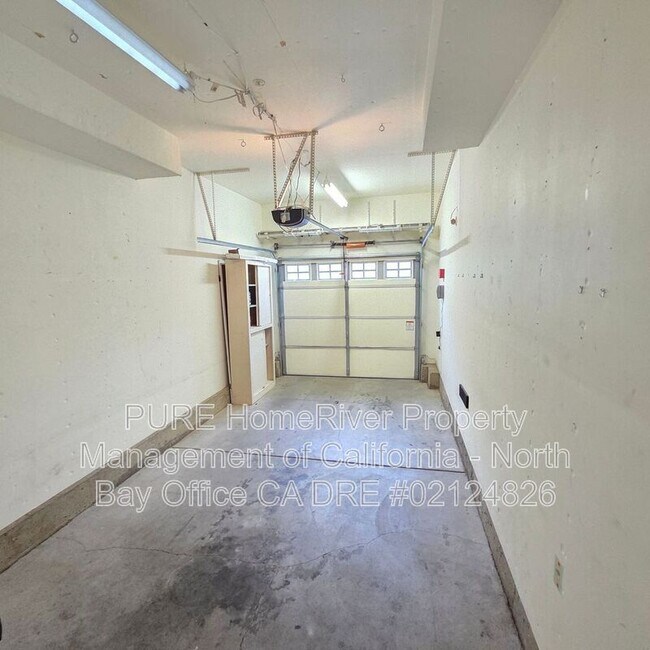 Building Photo - 1052 Addison Cir