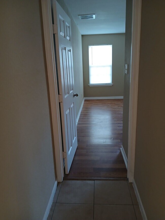 Building Photo - 12906 Regalshire Ct