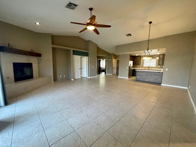 Building Photo - COMING SOON!!! Beautiful 3 Bedroom, 2 Bathroom + Den Residence in the Heart of La Quinta!
