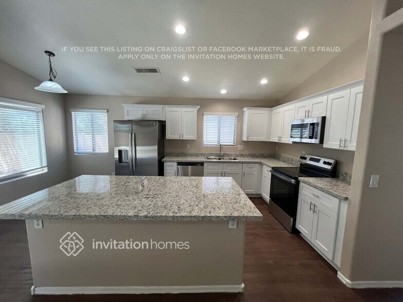 Building Photo - 3002 N 85th Ln
