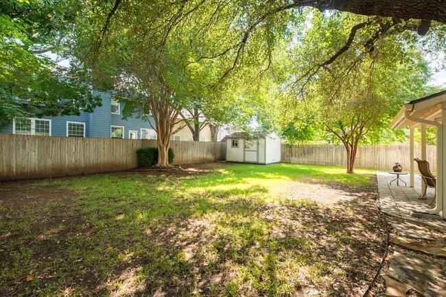 Building Photo - 8901 Splitarrow Dr