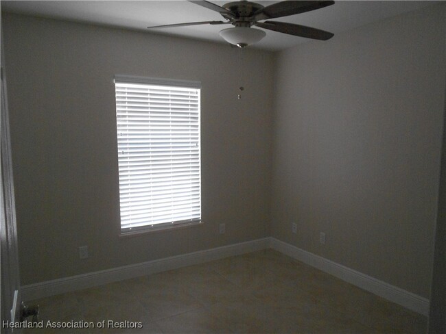 Building Photo - 501 Briar Glen Rd