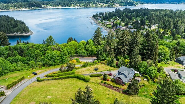 Building Photo - Exquisite Fox Island Home 3 Bedroom, 3.5 B...