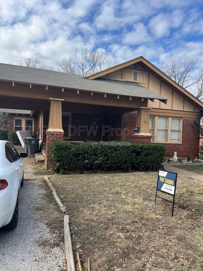 Building Photo - 219 S Montreal Ave