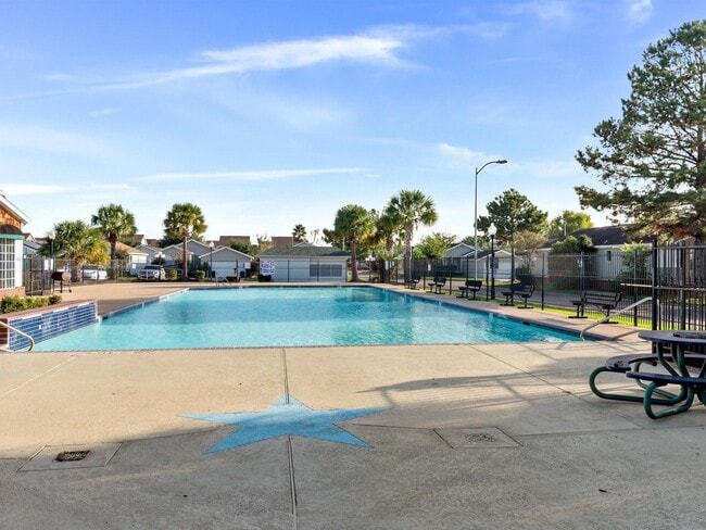 Building Photo - 21335 Sweet Grass Ln