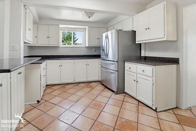 Building Photo - Enchanting 3Bdm 2Ba Home with Scenic Views in San Diego!