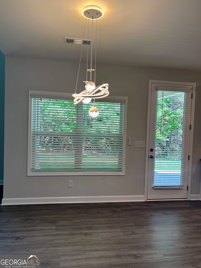 Building Photo - 3710 Renaissance Cir